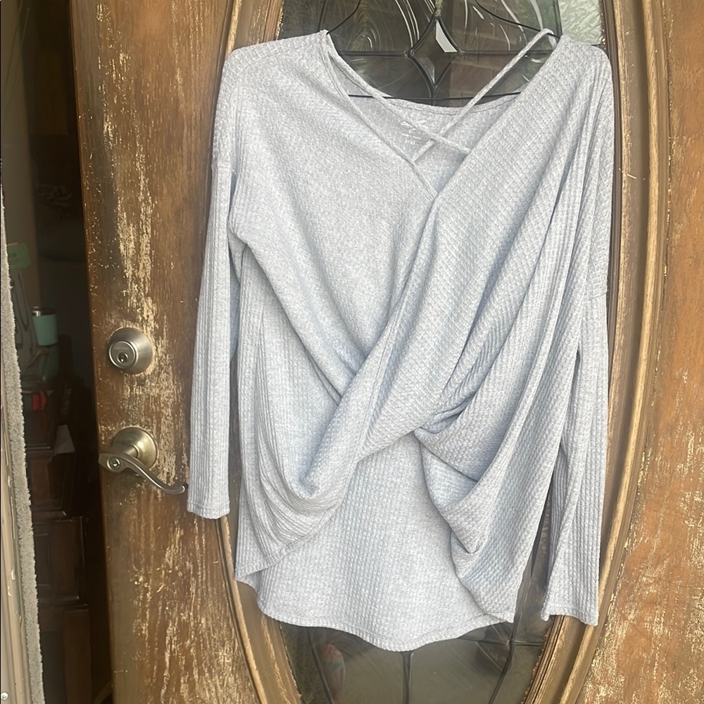 alya wrap around thermal top!  Size Small